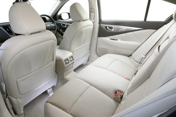 Infiniti Q50 sedan 
