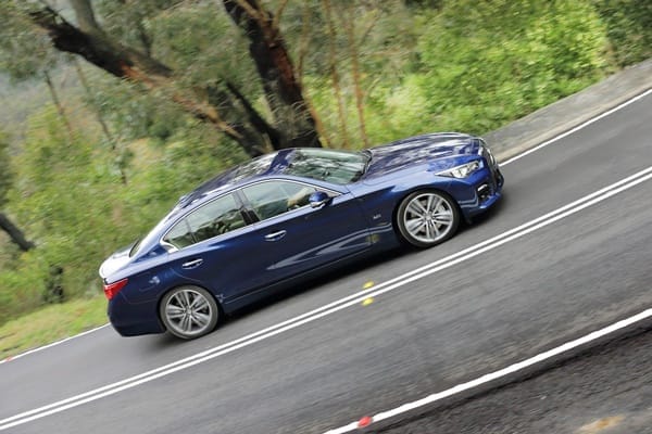 Infiniti Q50 sedan 