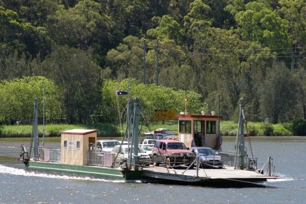The ferry from St Albans across to Wisemans Ferry