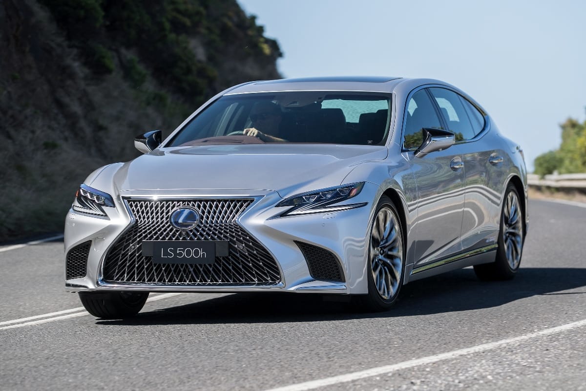 2018 Lexus LS 500h front