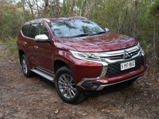 2018 Mitsubishi Pajero Sport GLX front