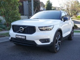 2018 Volvo XC40 front