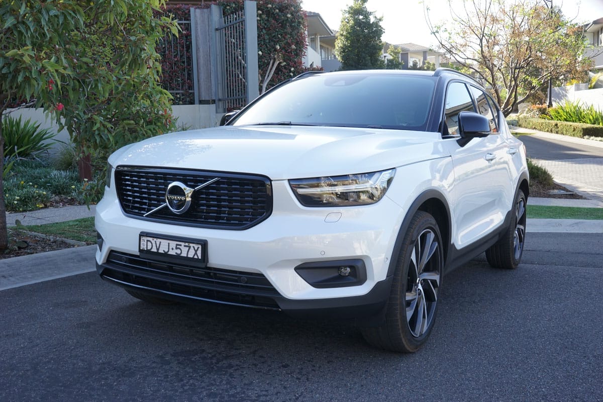 2018 Volvo XC40 front