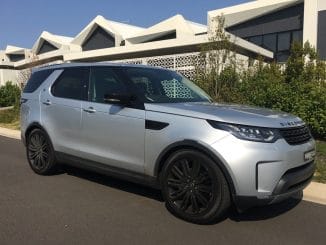 2018 Land Rover Discovery TD6 front