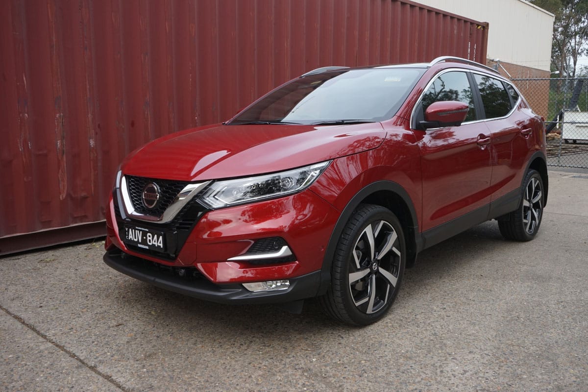 2018 Nissan QASHQAI Ti front