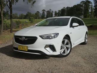 2018 Holden Commodore RS-V Tourer front