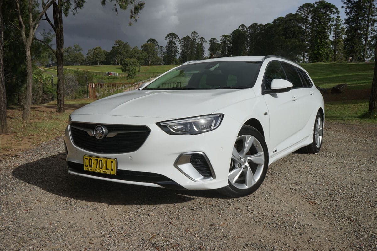 2018 Holden Commodore RS-V Tourer front