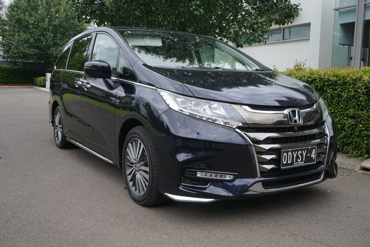 2018 Honda Odyssey VTi-L front