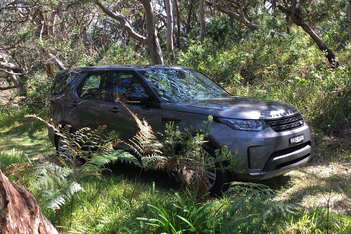 2018 Land Rover Discovery HSE SD4 front