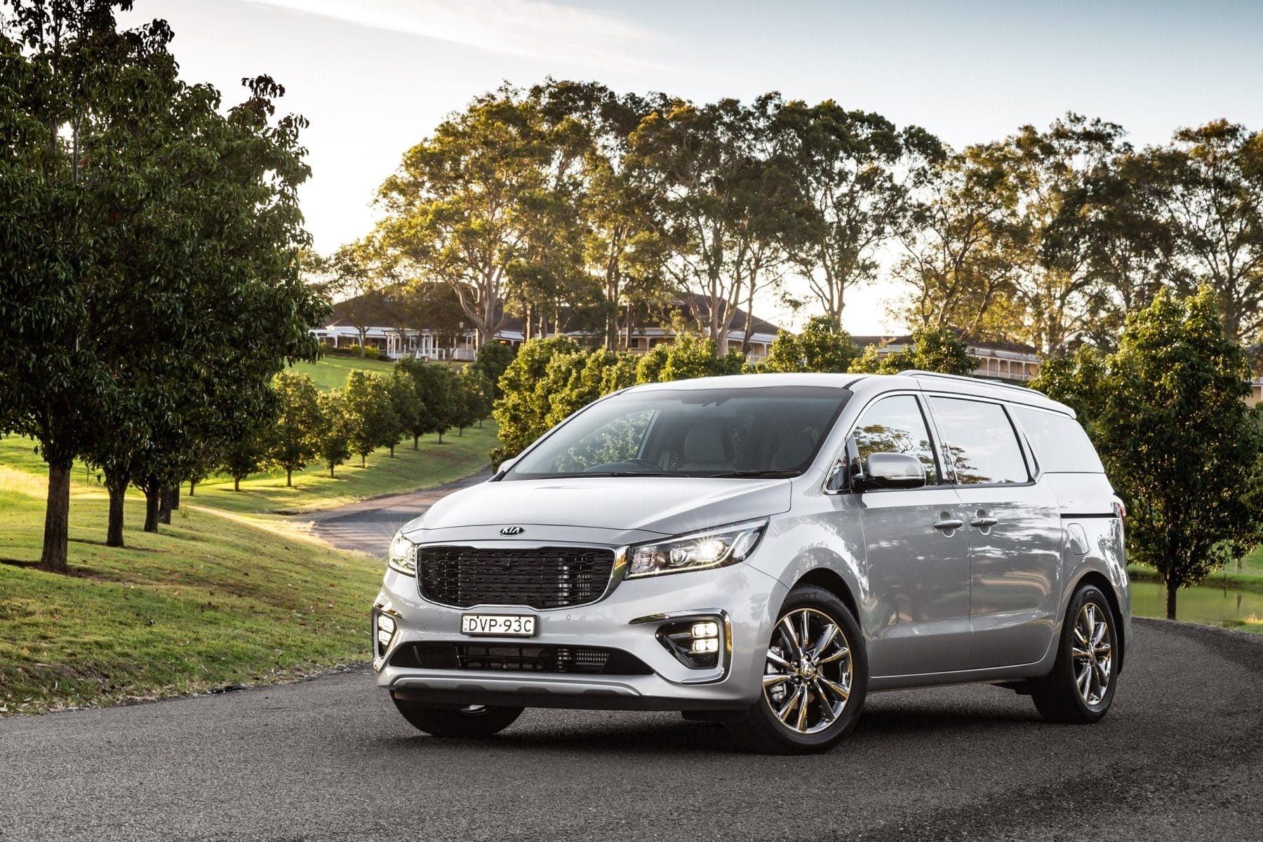 2019 Kia Carnival PE Platinum.