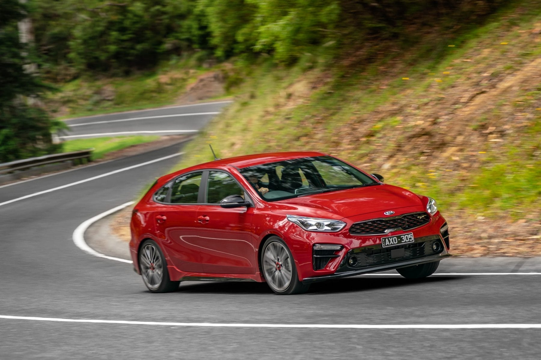 MY19 KIA CERATO HATCH GT - front 3/4 action.