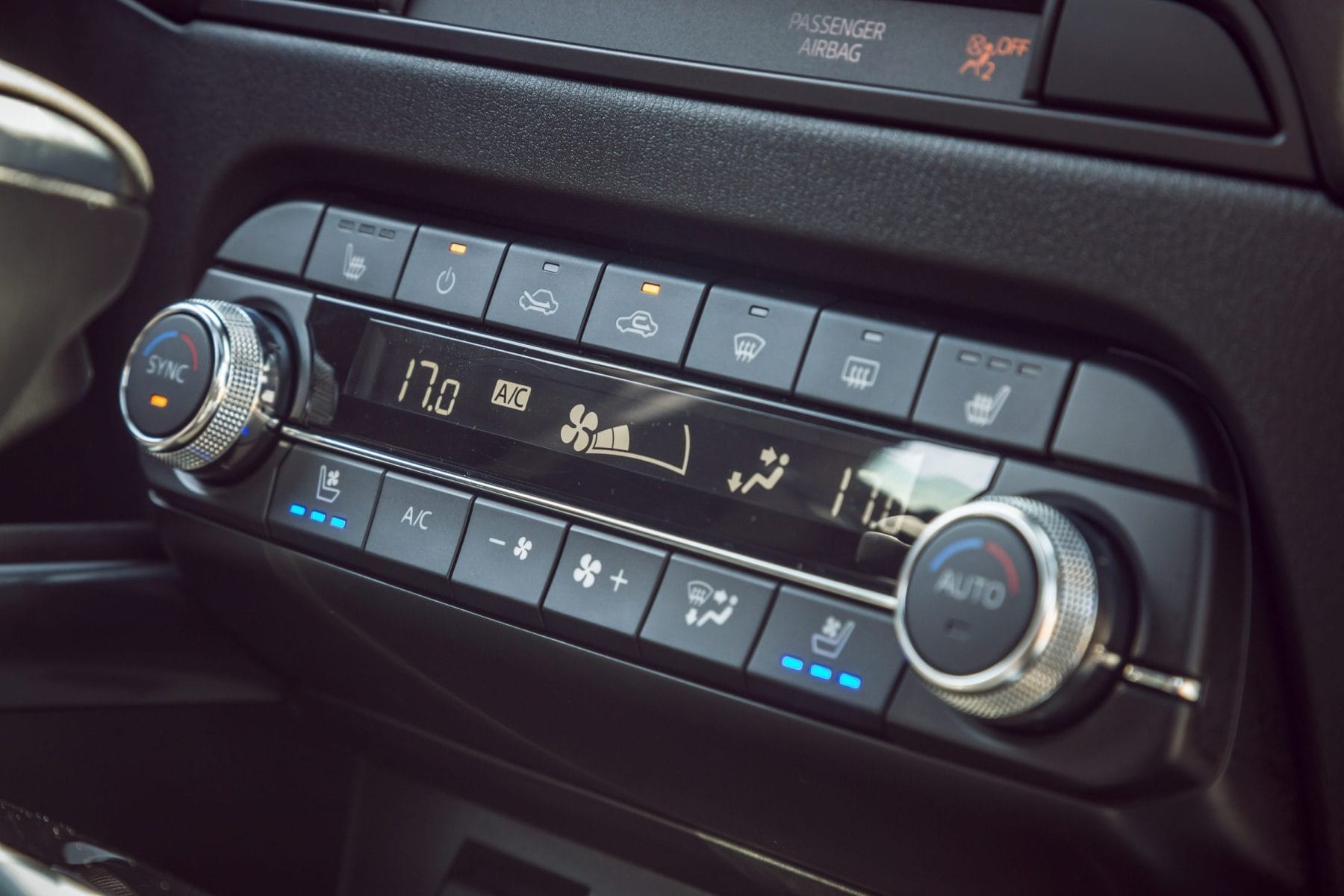 2018 COTY Mazda CX-5 Akera dash