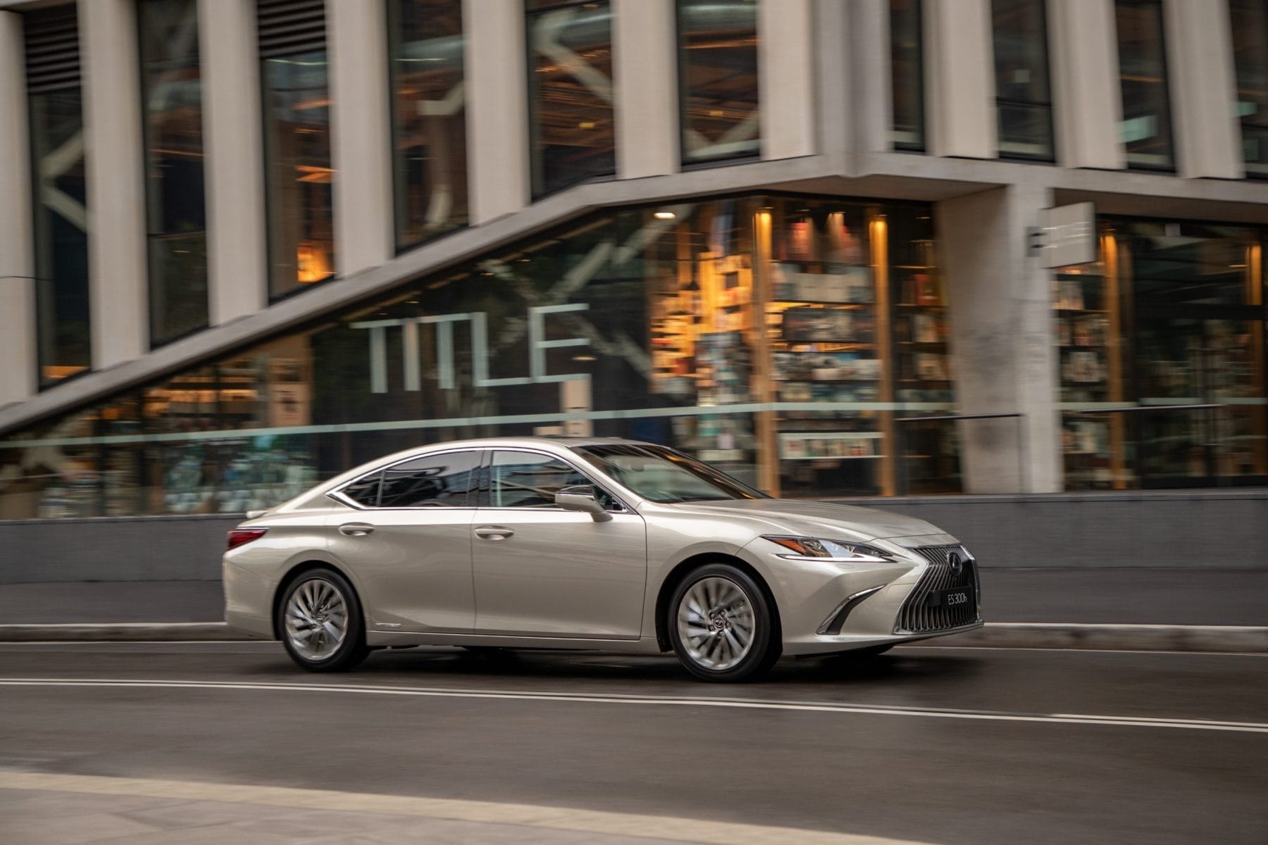 2019 Lexus ES