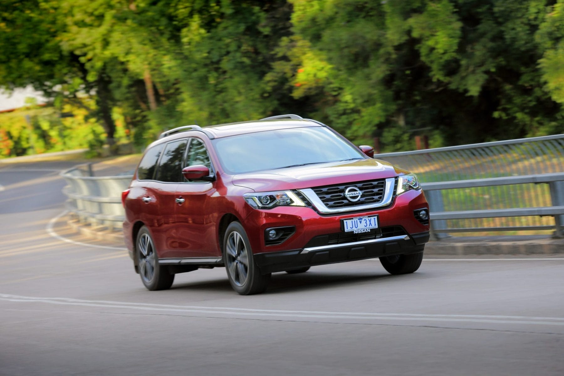 Nissan Pathfinder TI FRONT QTR