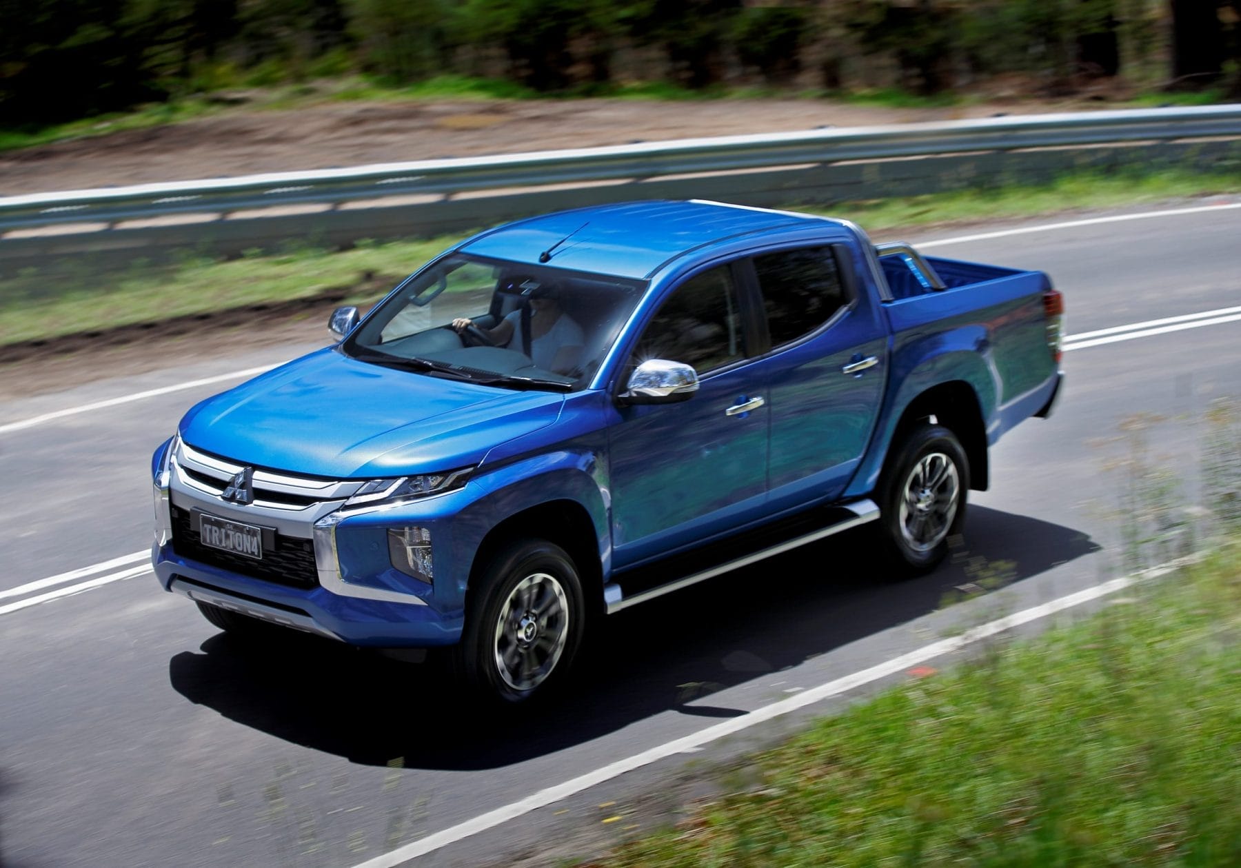 2019 Mitsubishi Triton GLS 4WD driving