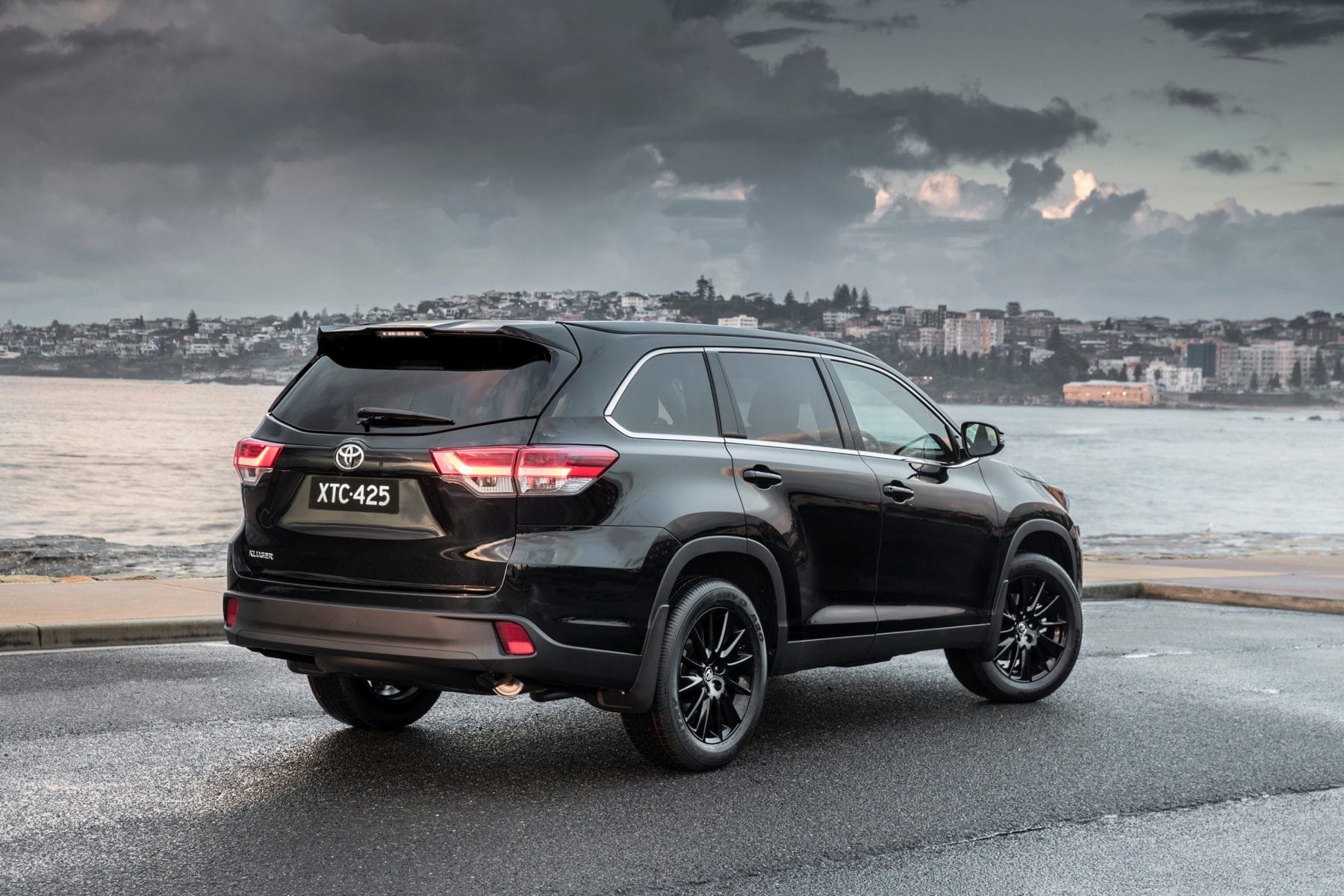 2019 Toyota Kluger Black Edition rear