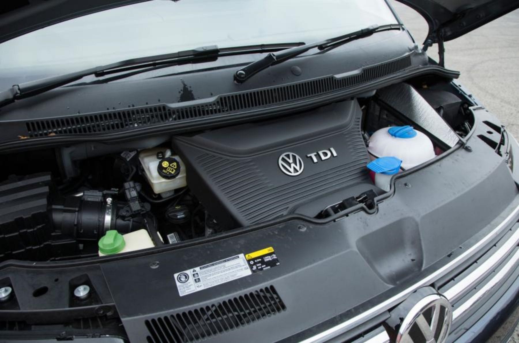 2019 VW Multivan transporter black edition engine