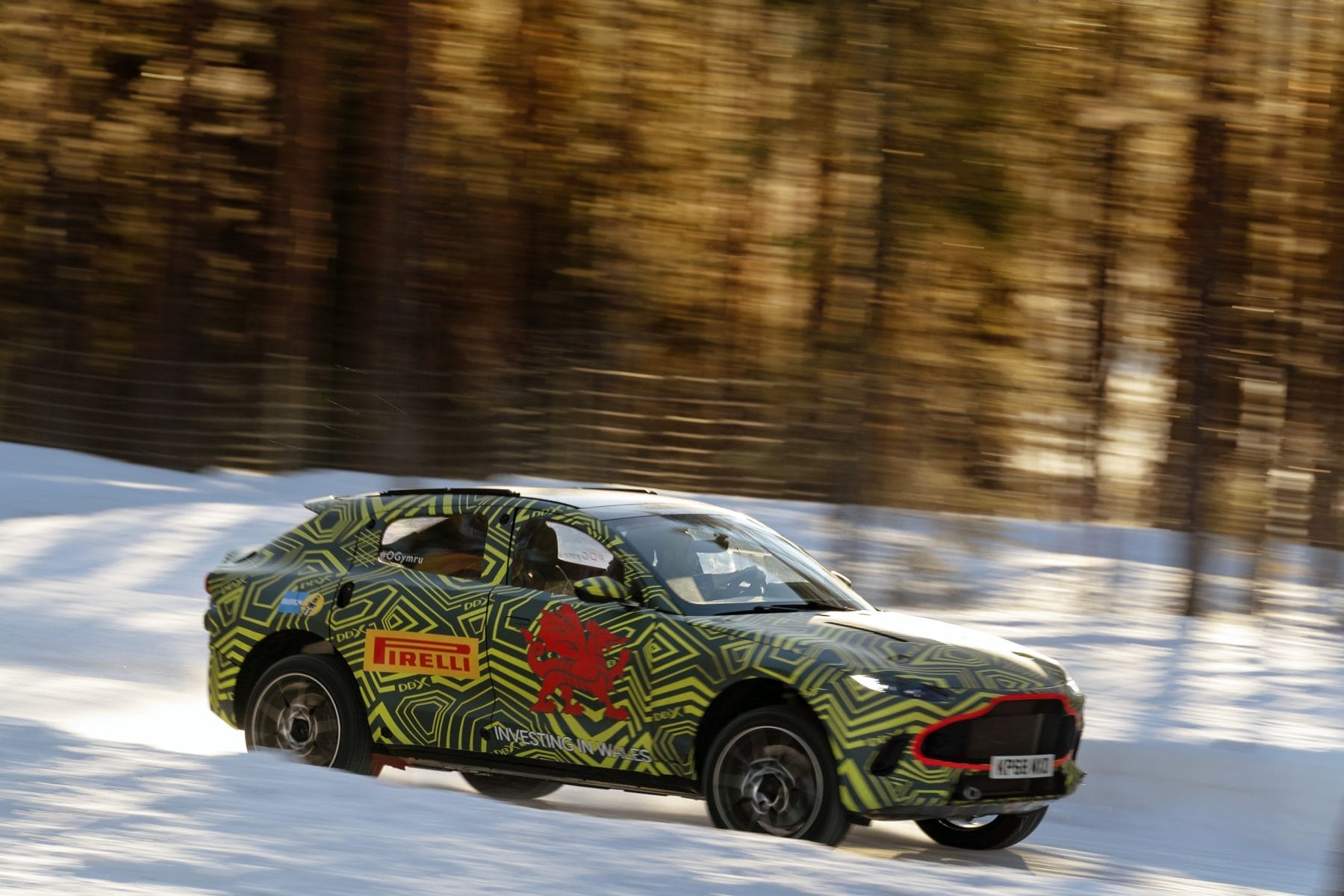 ASTON_MARTIN_DBX_PROTYPE_IN_SWEDEN-1