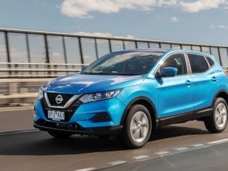 2020 Nissan QASHQAI ST Plus 7 driving