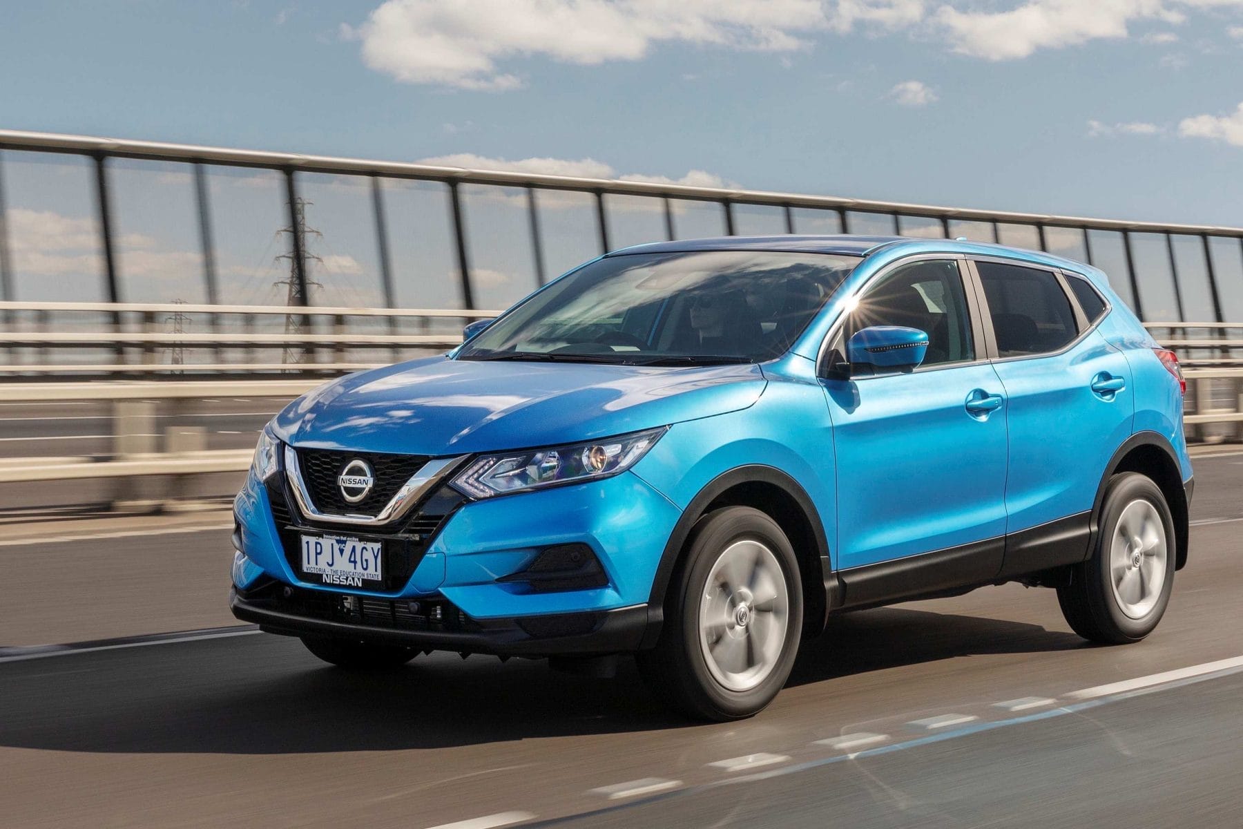 2020 Nissan QASHQAI ST Plus 7 driving