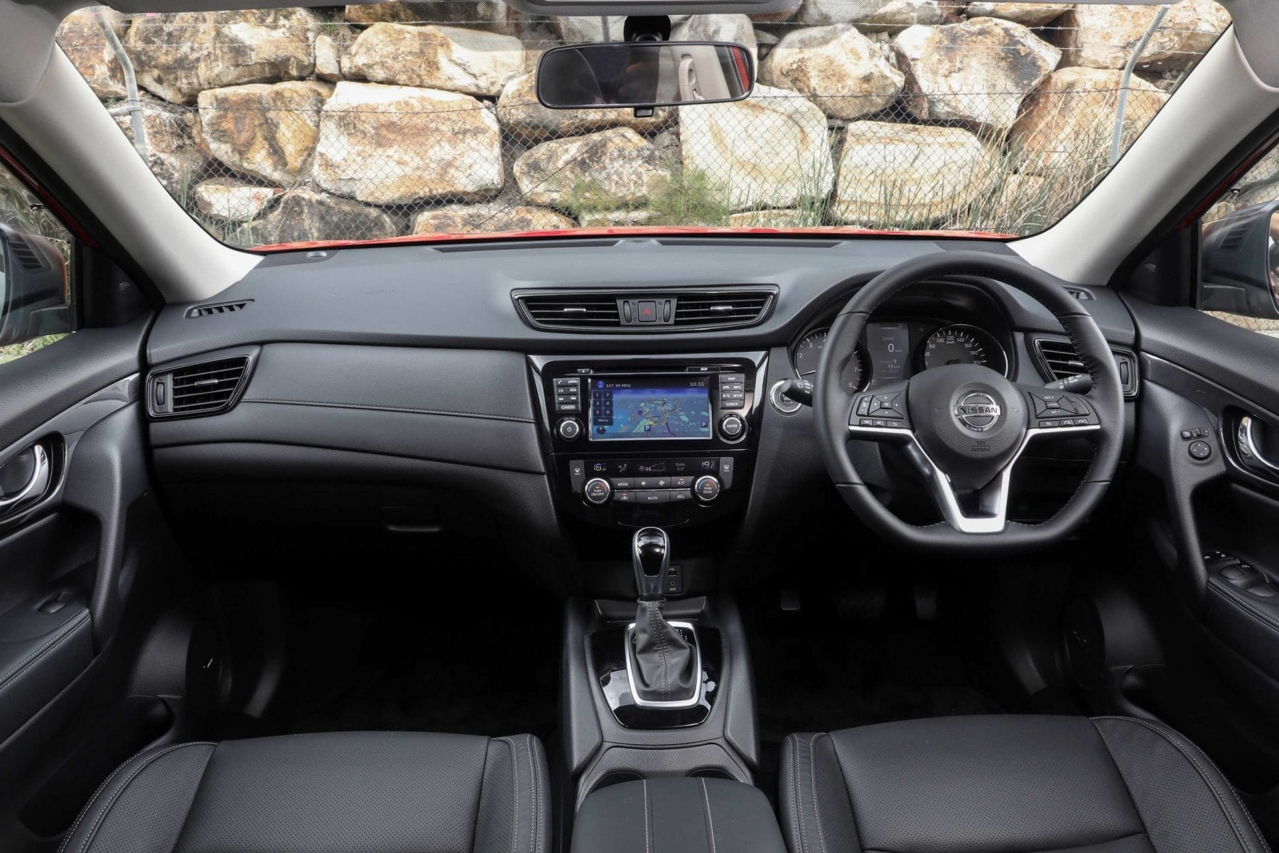 Nissan X-Trail N-TREK 4 interior