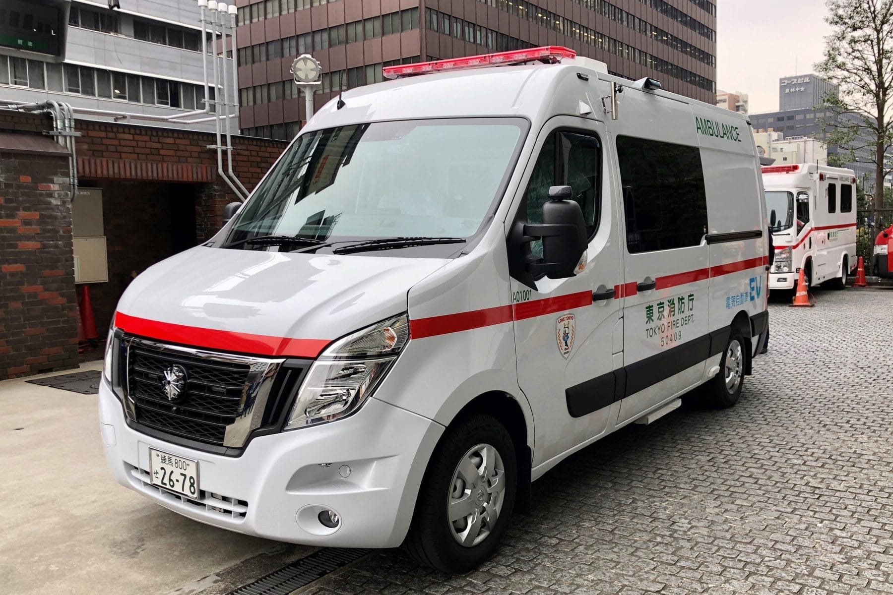 NissanEVAmbulanceExterior-source