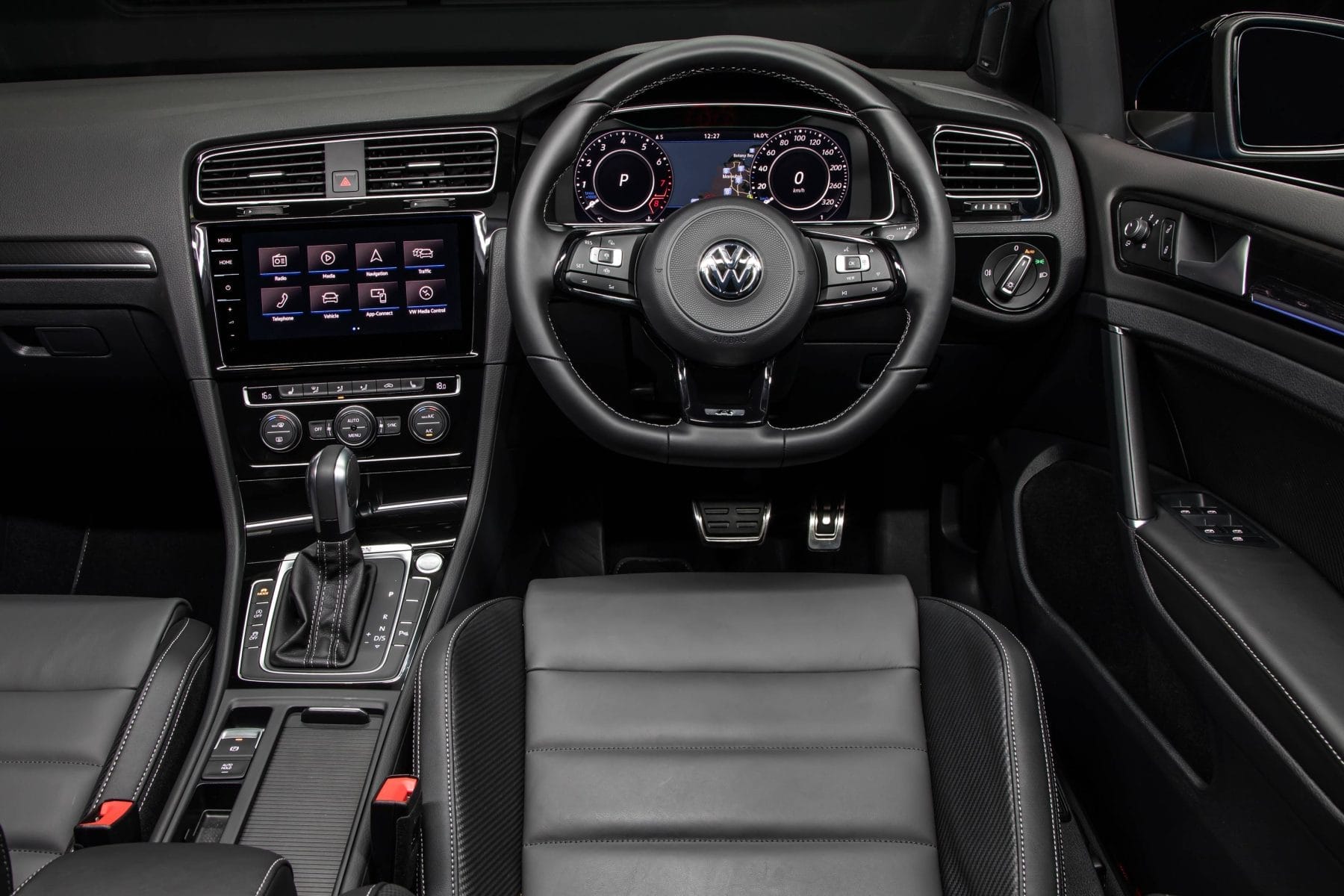 2020 Volkswagen Golf R Final Edition, available in factory hand painted custom colours: Victory Blue; Viper Green metallic (recalling the Scirocco R); and Violet Touch Pearlescent.