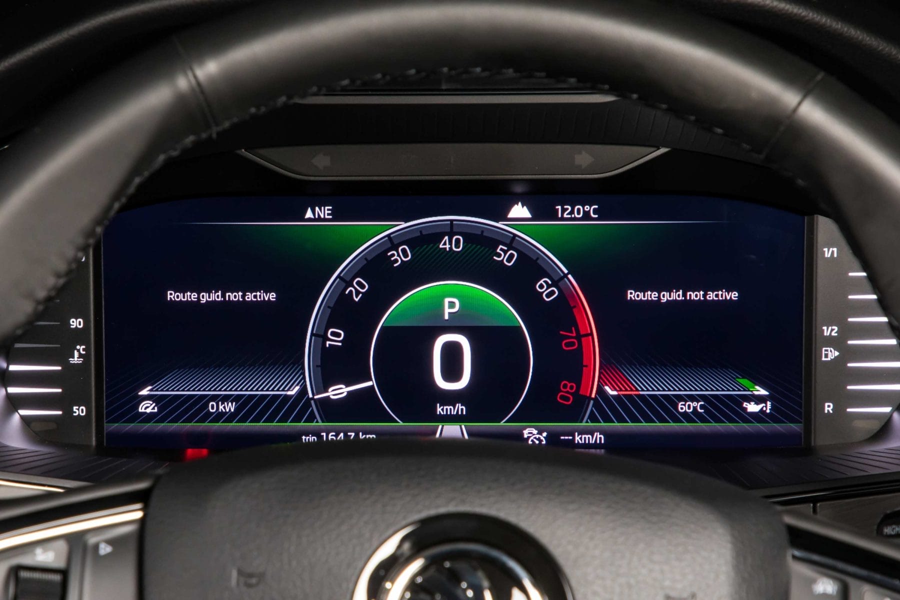 The ŠKODA Superb Scout is equipped with the latest 200kW/350Nm 2.0-litre turbo petrol engine (with petrol particulate filter) that sends power to all four wheels via a seven-speed DQ381 DSG transmission.