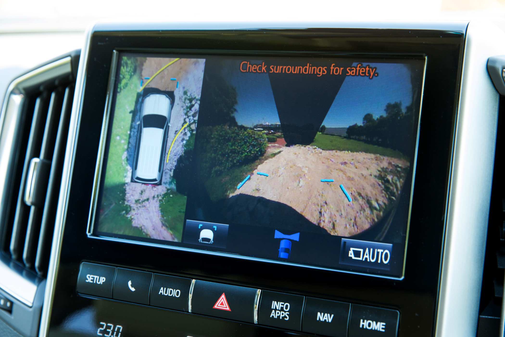 2020 Toyota LandCruiser Sahara rear qtr