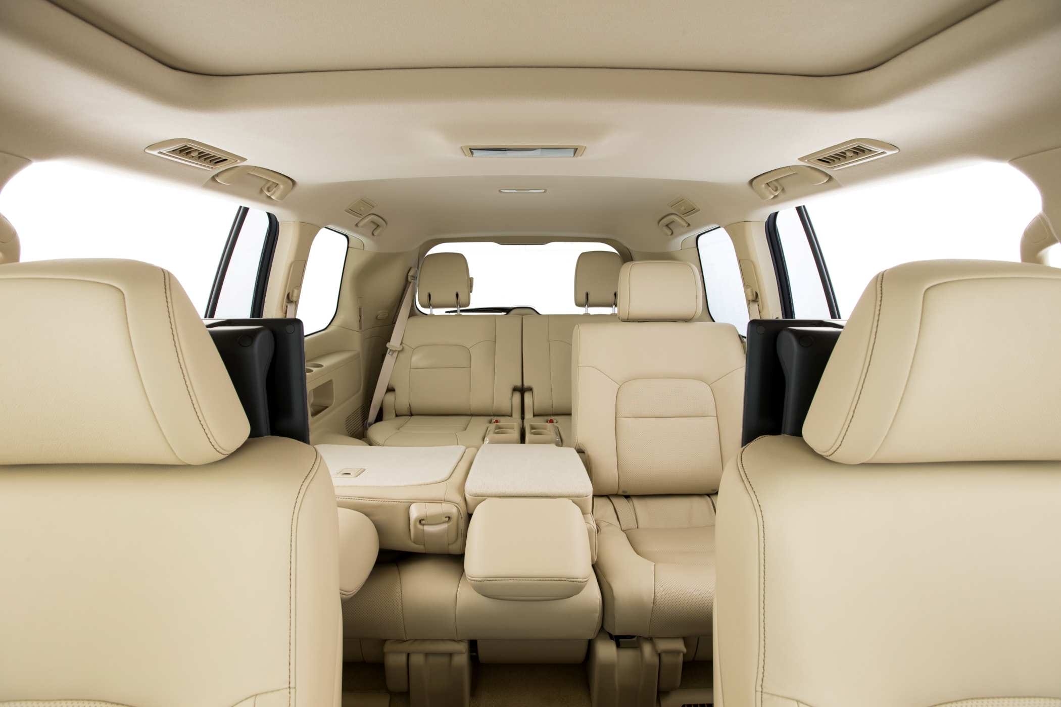 2020 Toyota LandCruiser Sahara rear qtr