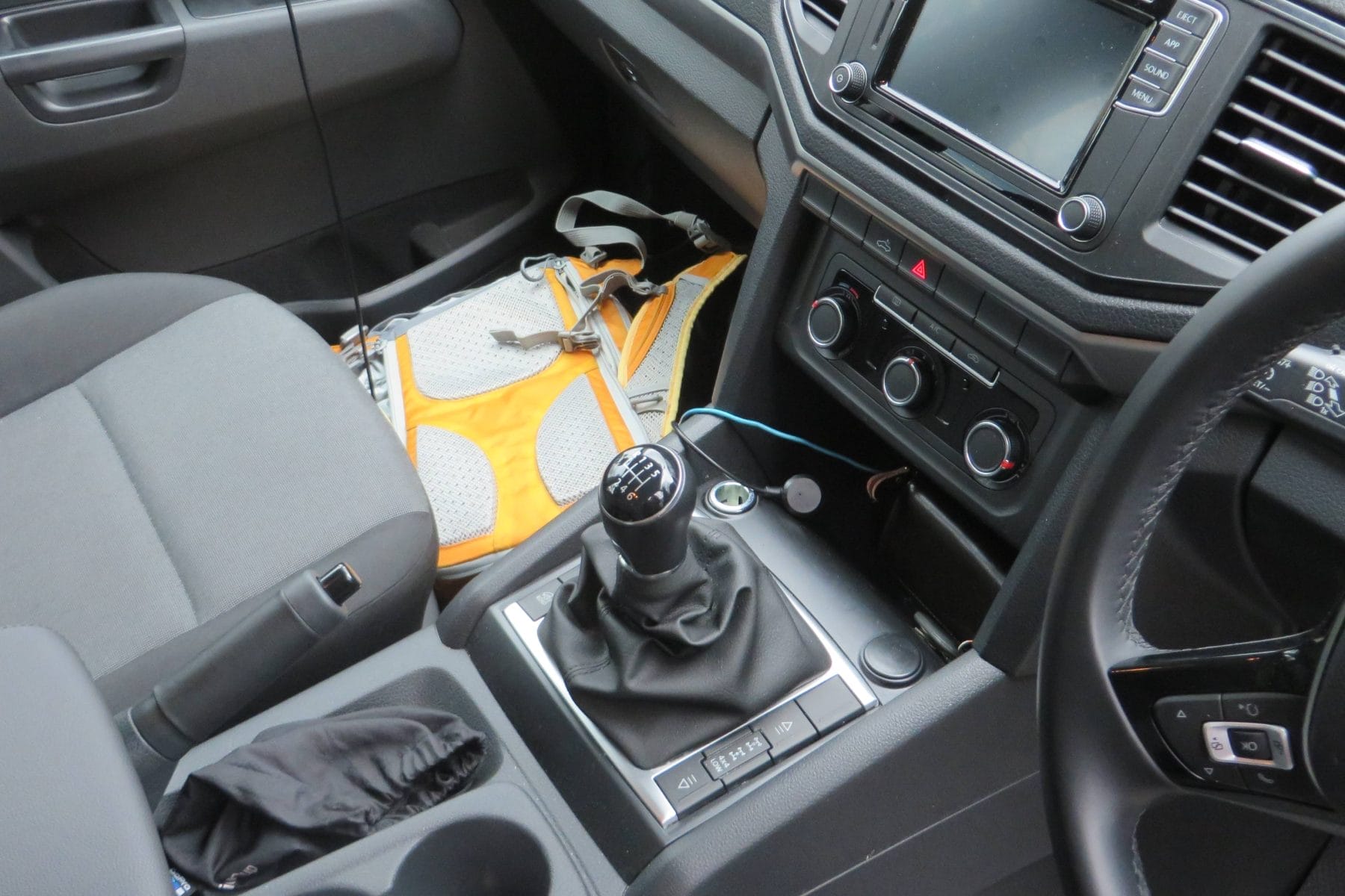 2020-VW-Amorok-Core-V6-Manual (8)