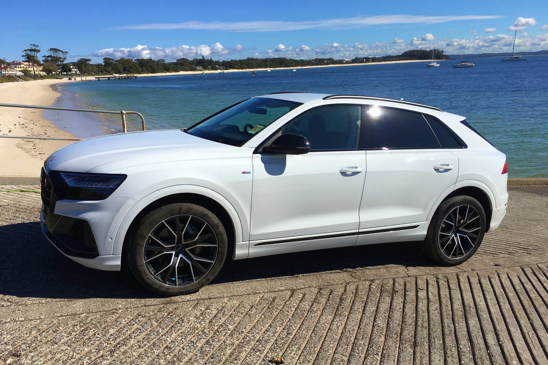 Audi Q8 50 TDI S-LINE QUATTRO left front qtr