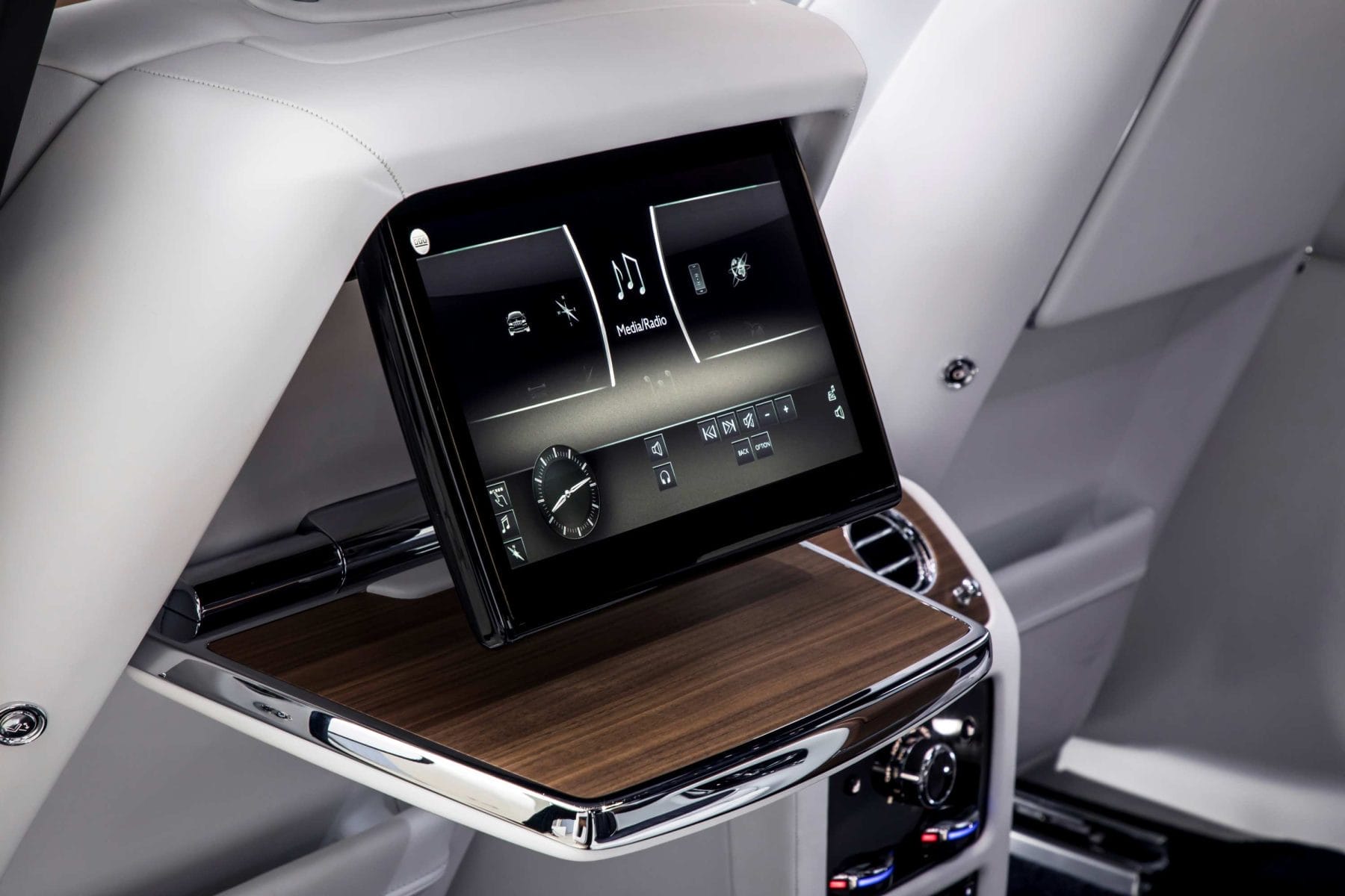 2020 ROLLS ROYCE Ghost EWB infotainment