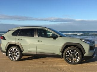 2019 Toyota RAV 4 AWD Edge side 2