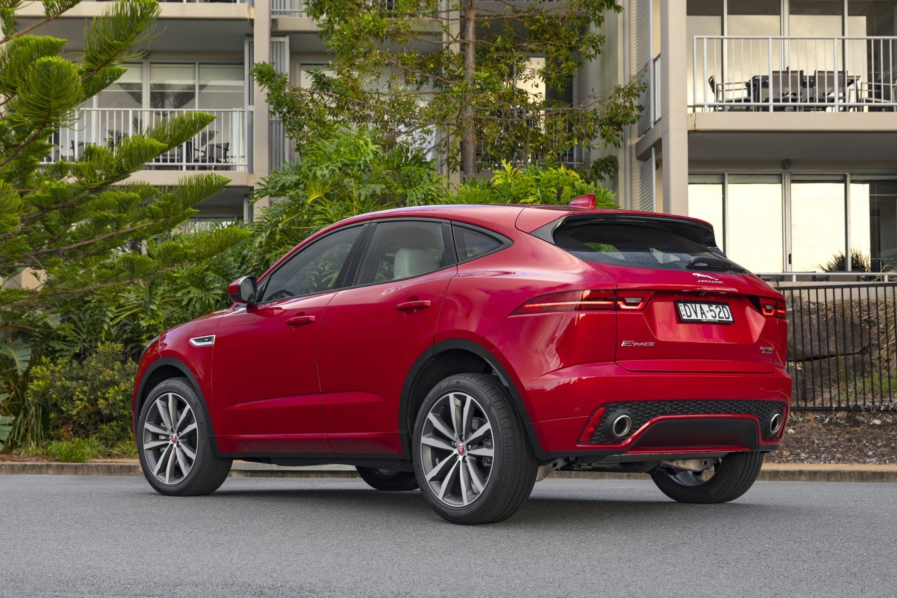 Jaguar E-PACE R-Dynamic SE D240 - Firenze Red