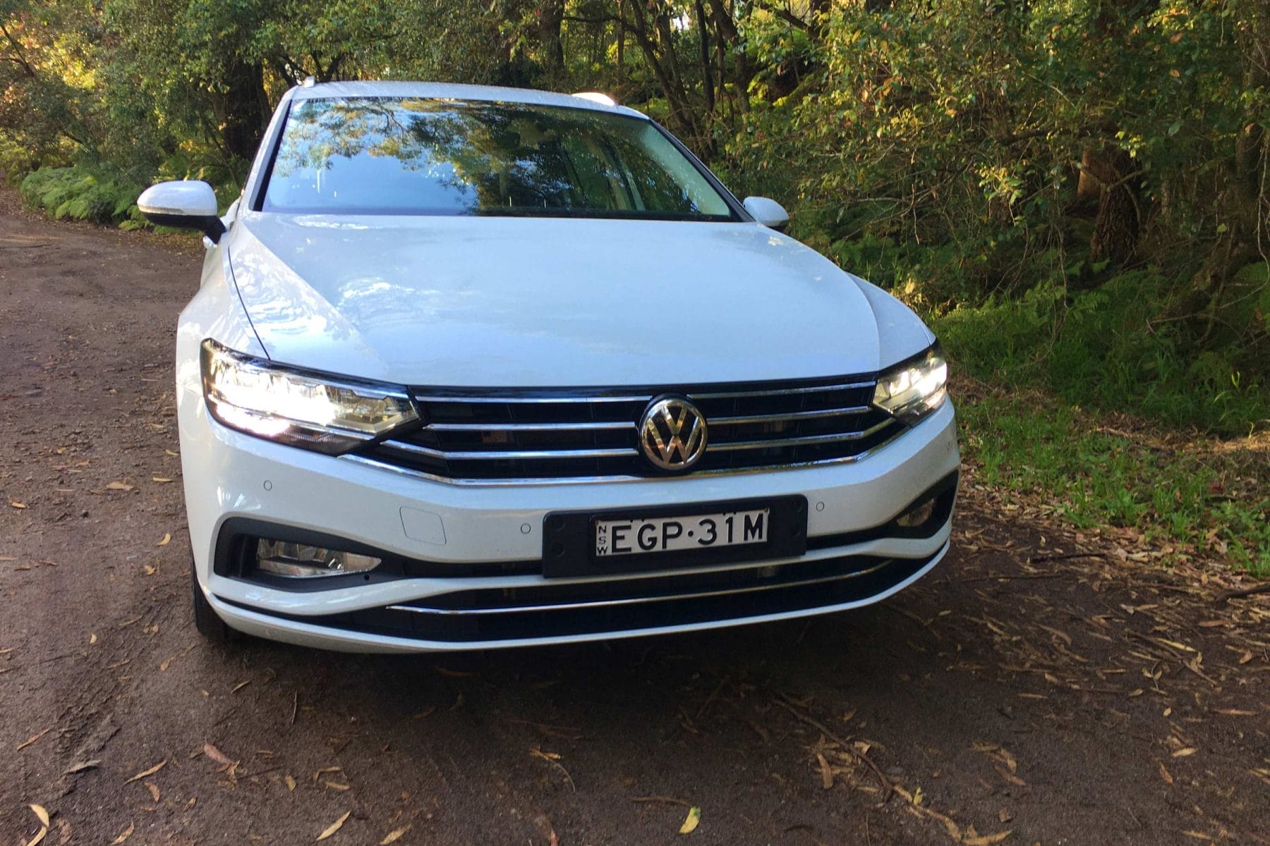 VW Passat 140 TSI Business front