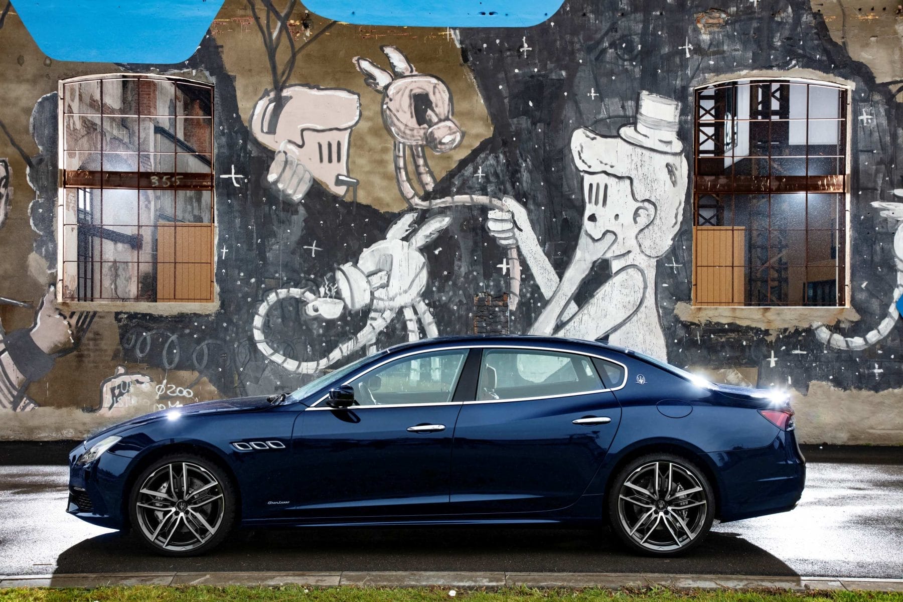 MY21 Quattroporte_S_Q4_GranLusso_PROFILE