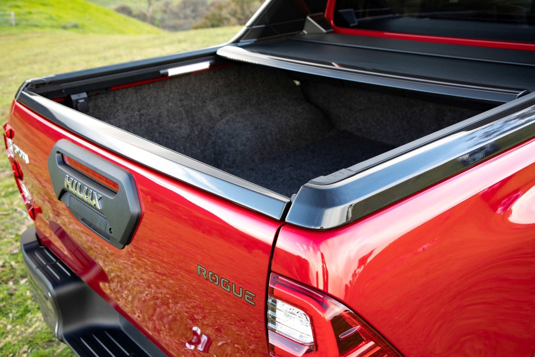 2020 Toyota HiLux Rogue - motorised roller cover.