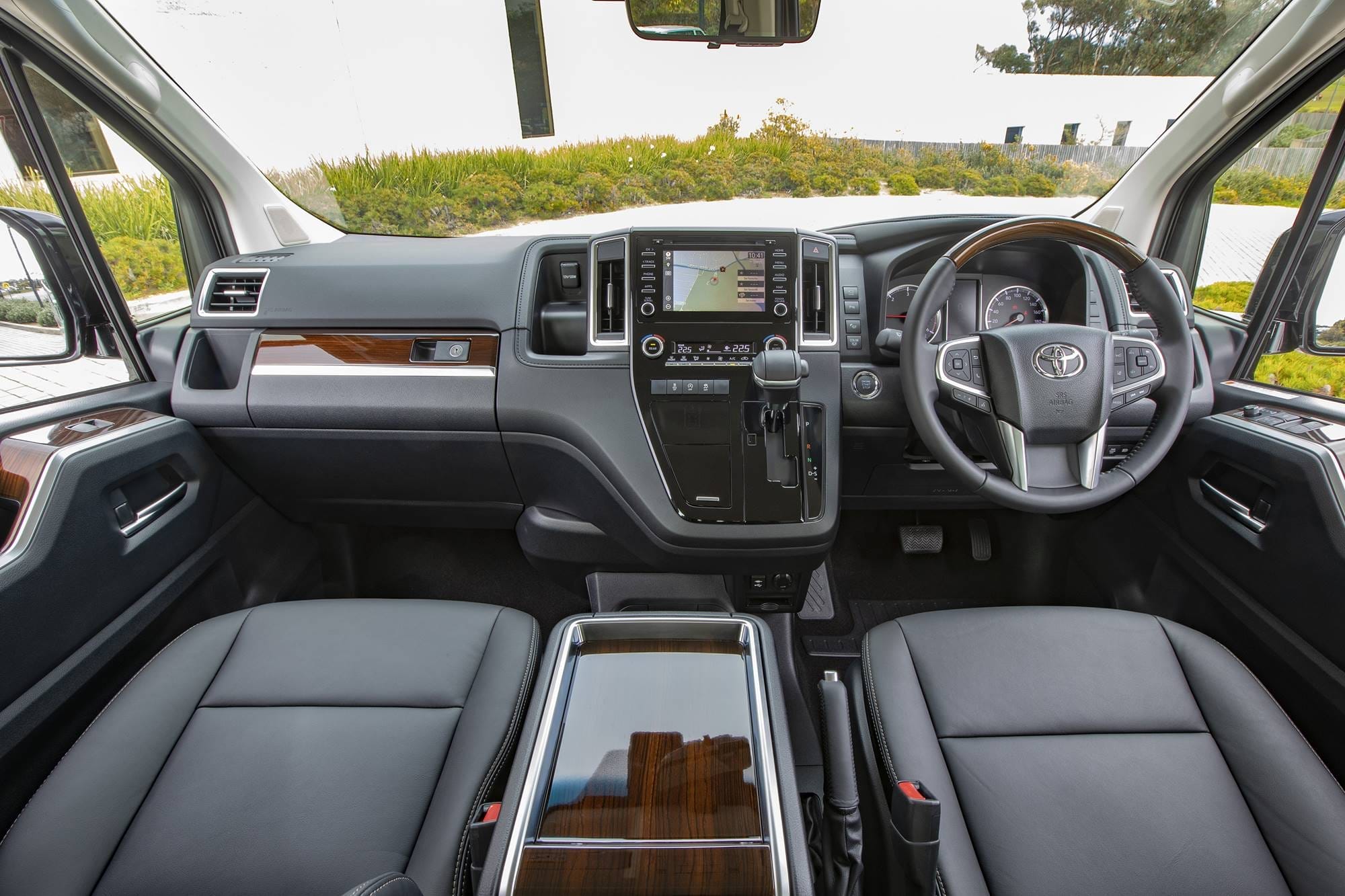 2019 -Toyota -Granvia - and - VX (5)