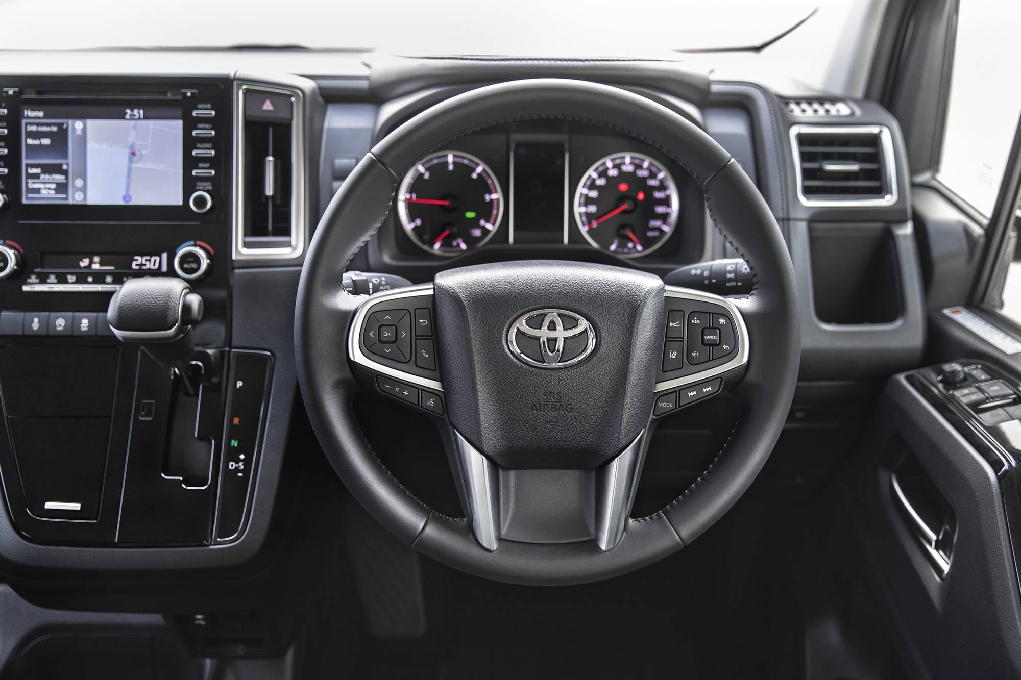 2019 -Toyota -Granvia - and - VX (7)