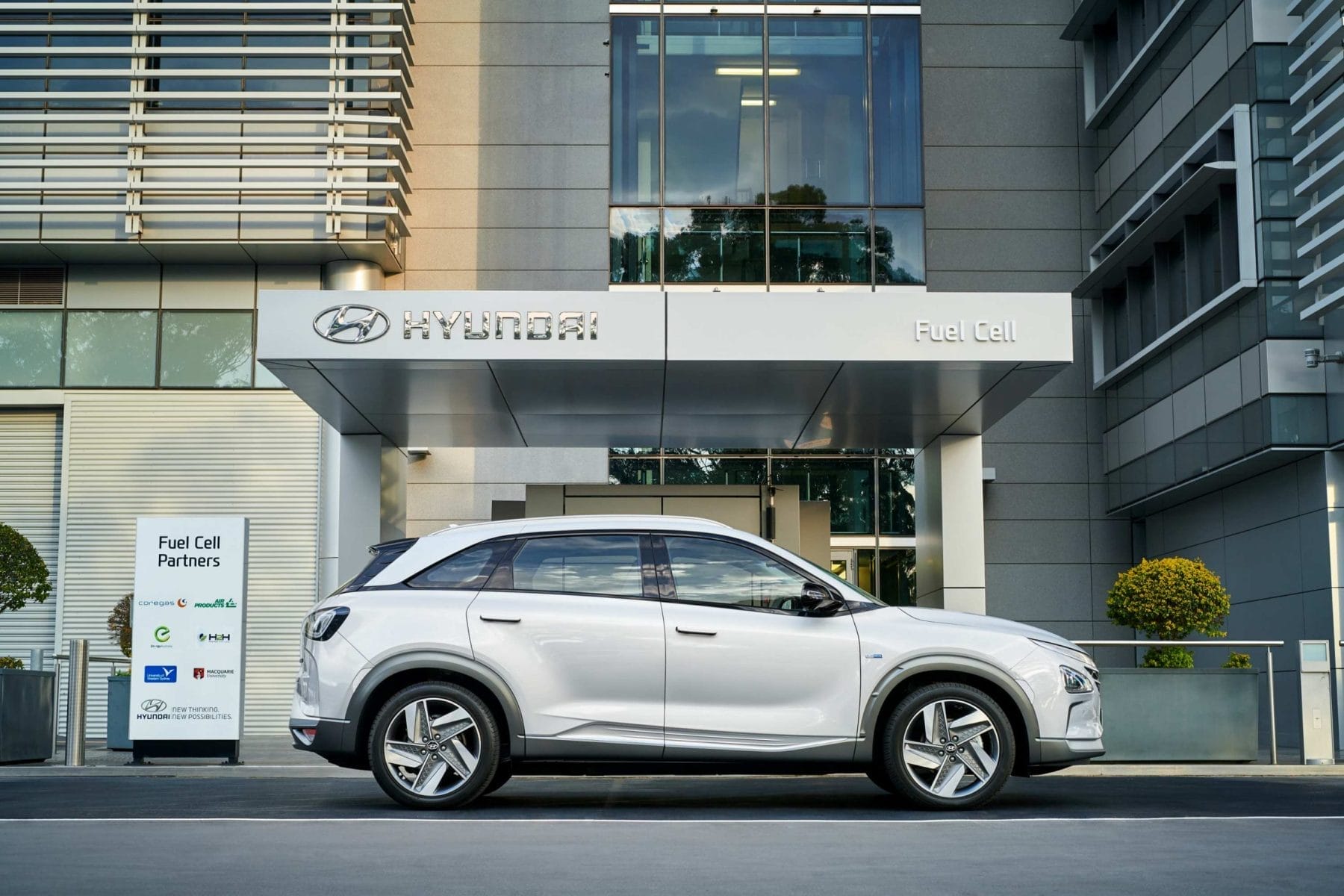 Hyundai NEXO hydrogen refuelling 3
