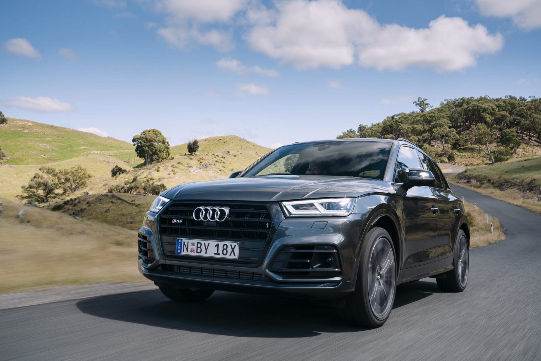 Audi_SQ5_driving