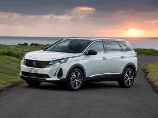 2021 Peugeot 5008 GT.