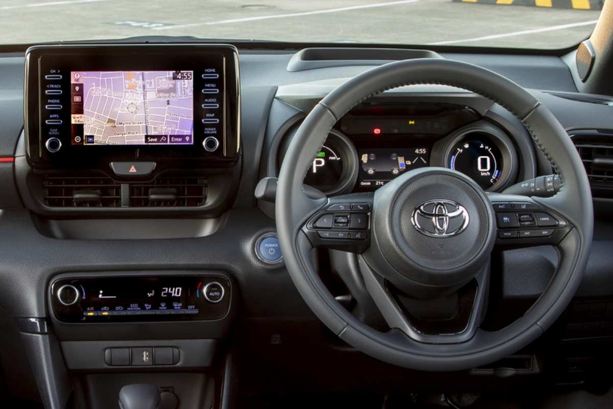 Toyota Yaris ZR Hybrid features