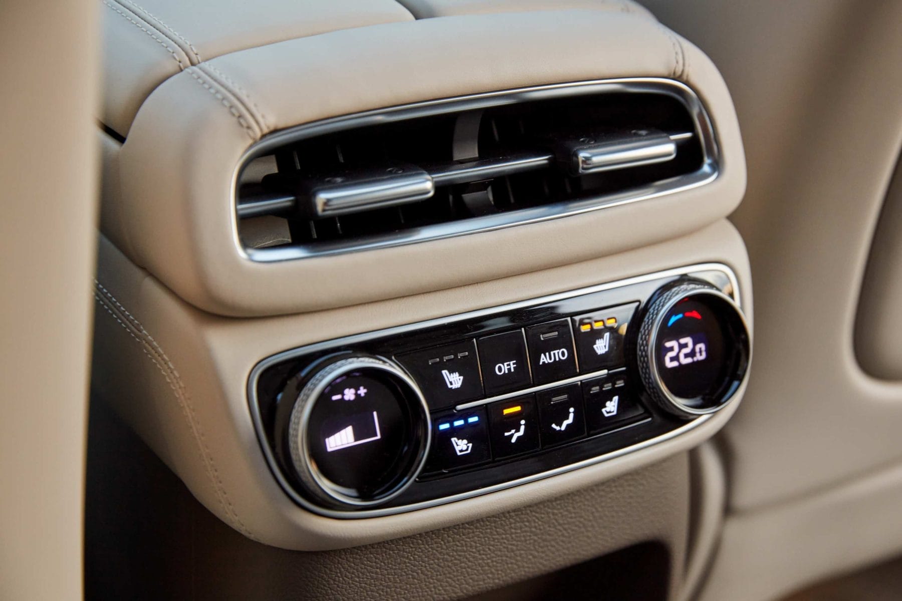 Genesis GV80 rear ac controls