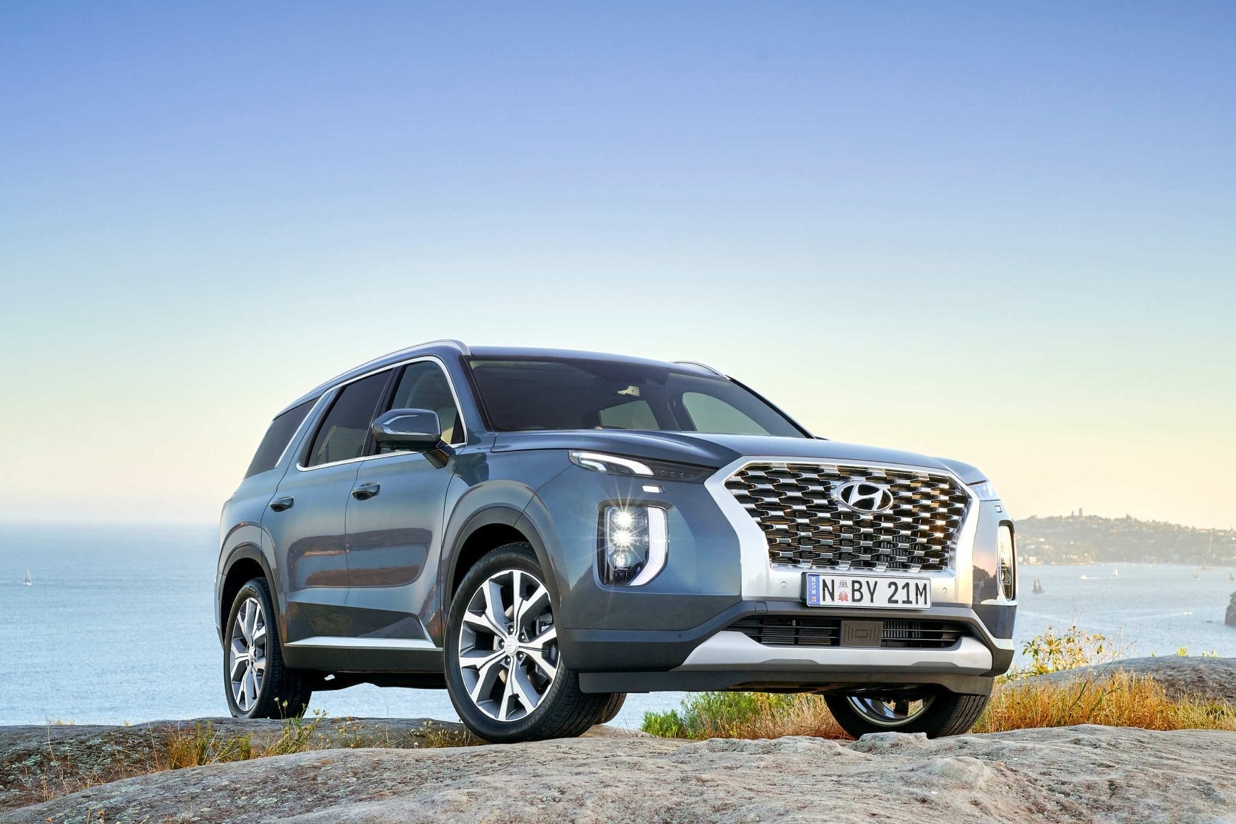 Hyundai Palisade Highlander front qtr