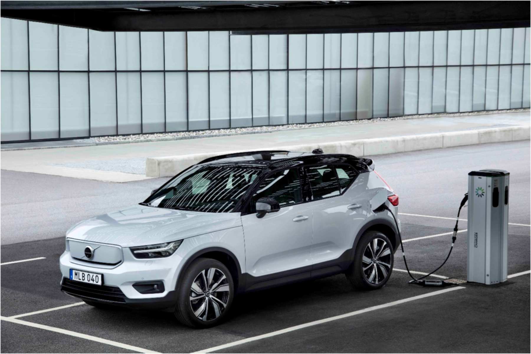 In Australia the Volvo XC40 Recharge Pure Electric will be available in one luxury specification at $76,990 MRRP.