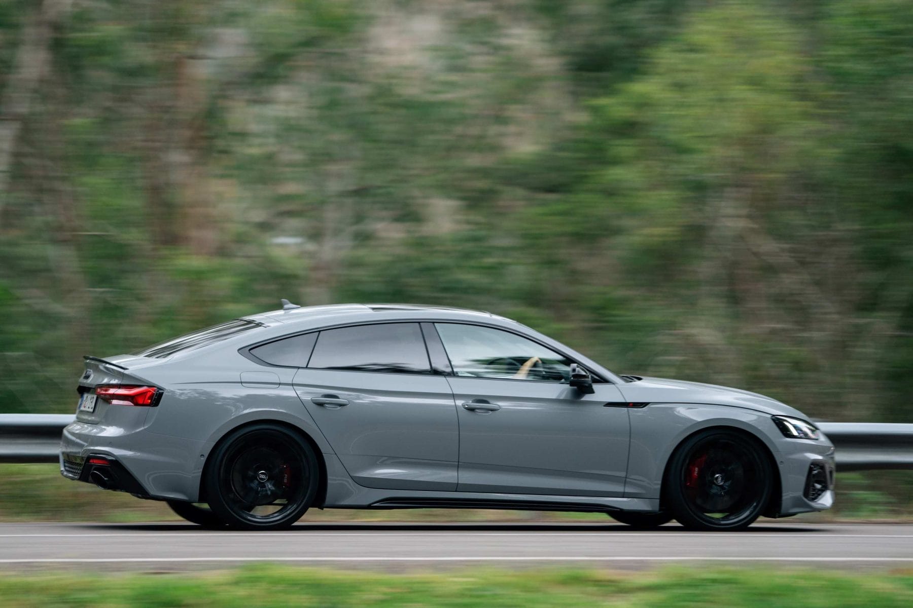 The RS 5 Sportback comes equipped with the very best in progressive lighting technology, with the Matrix LED headlights with Audi laser light.