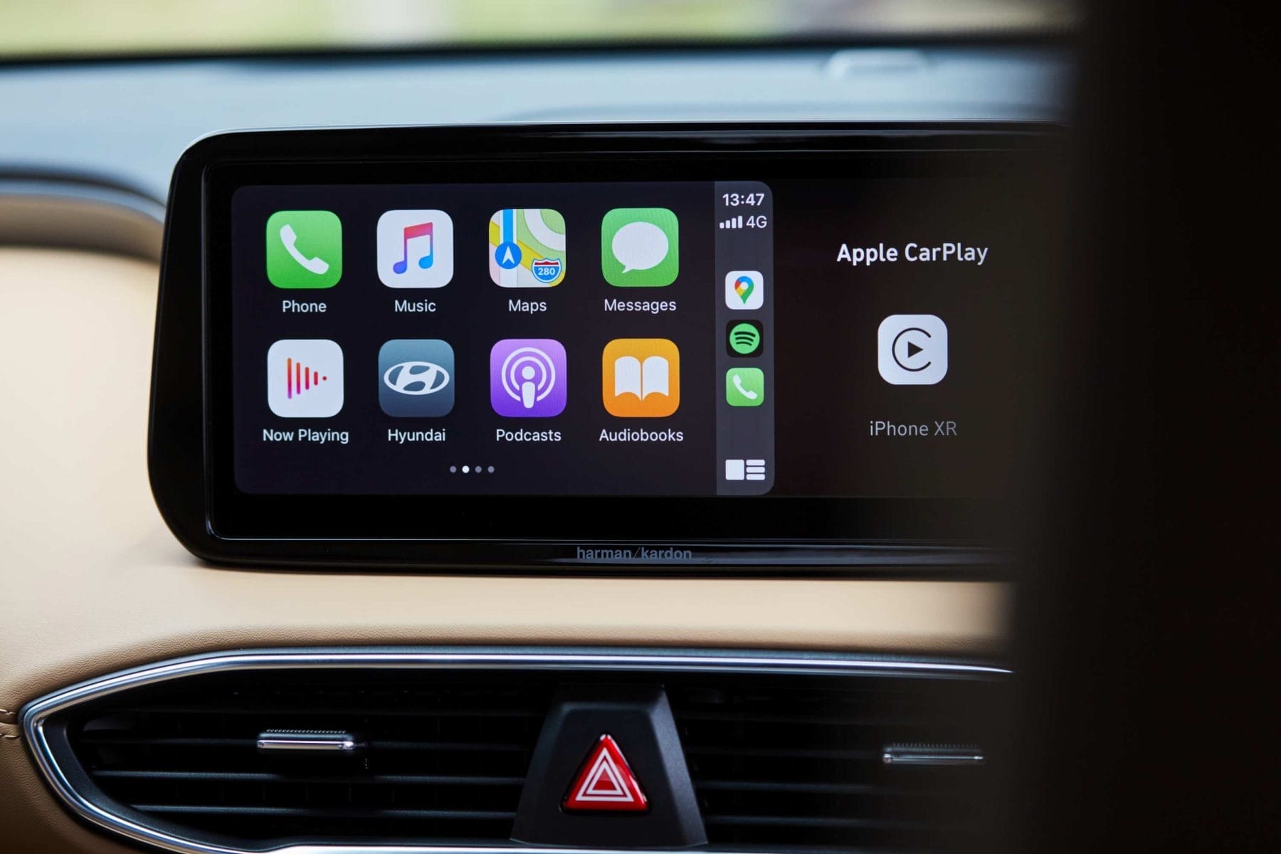 Hyundai Santa Fe Highlander features2020