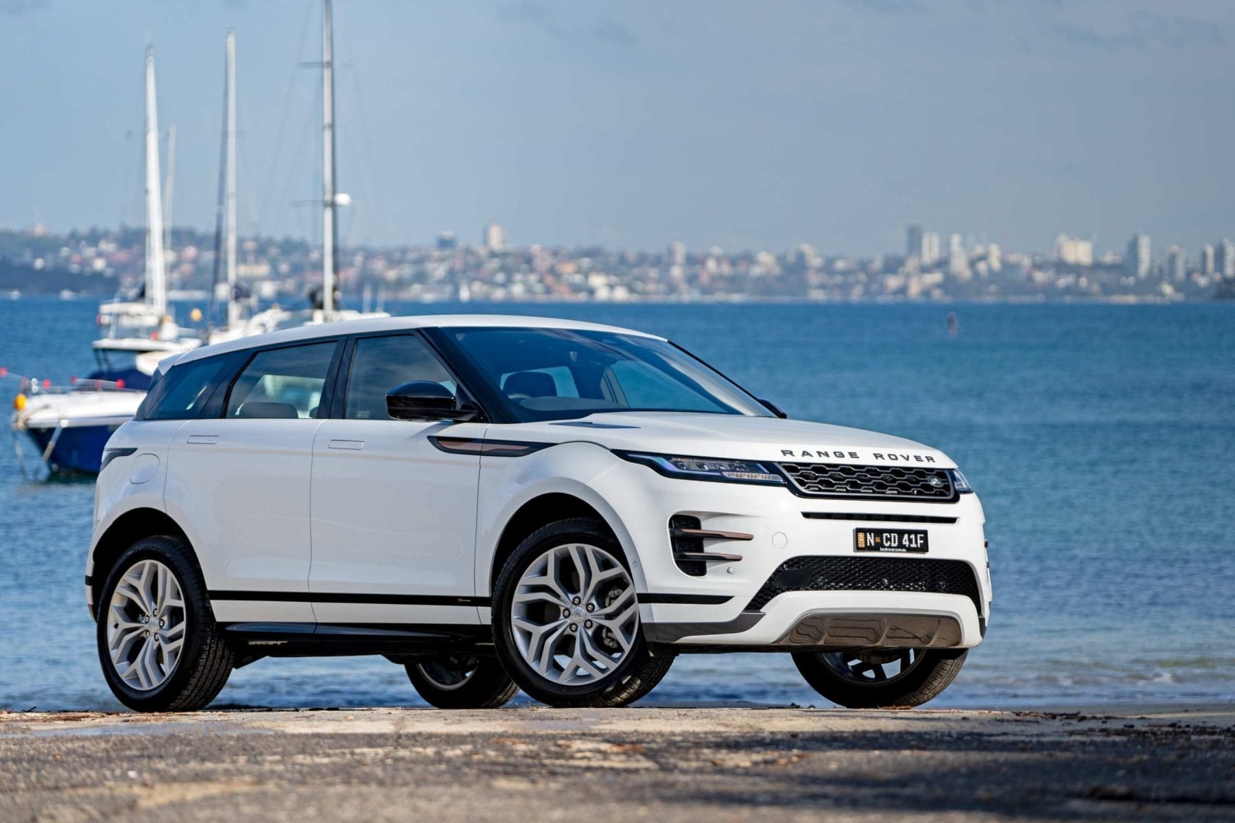 Range Rover 2021 Evoque R Dynamic S P 200 grill